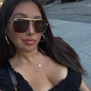 Meet your Posher, Caroline